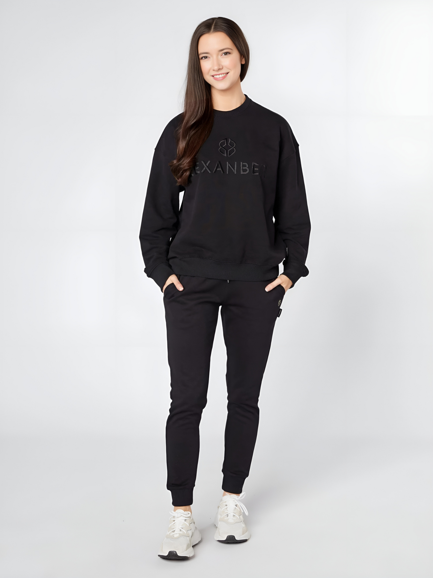 Women's Relaxed Sweatshirt (Black)