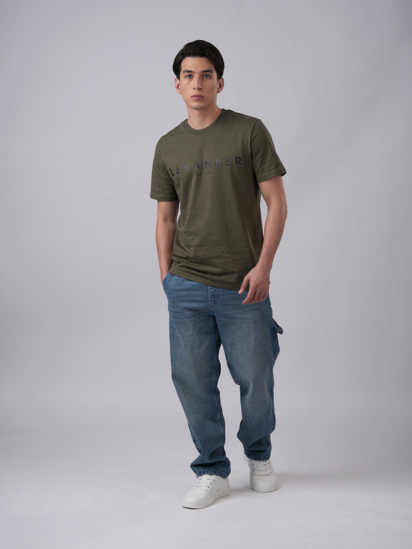 Organic cotton classic logo regular fit t-shirt in olive-green - front view2 - Lexanber UK